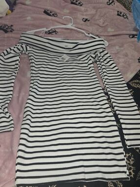 NWT Black and White Striped Off-the-Shoulder Long Sleeve STRETCHY Dress
